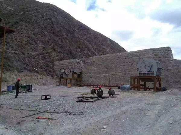 湖北無(wú)塵移動(dòng)破碎機(jī)孫工談