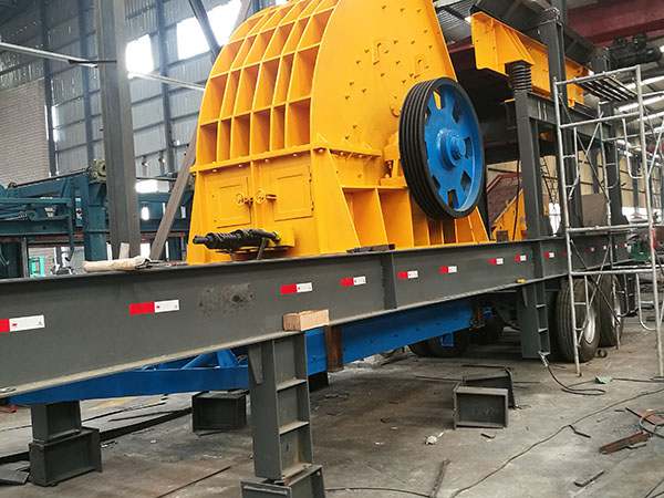 小型的移動破碎機設(shè)備廠家