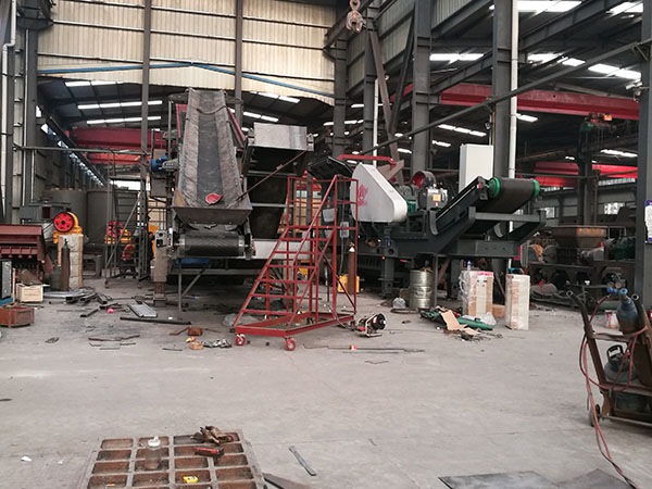 煤矸石移動(dòng)破碎站械設(shè)備